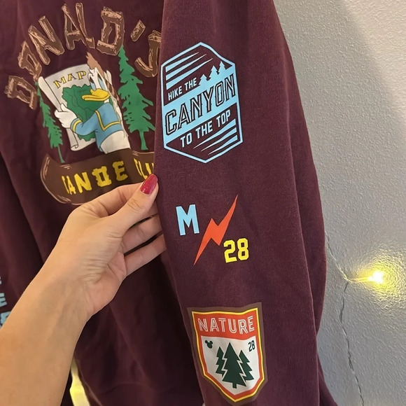 H&M Donald Duck Graphic Crewneck Sweatshirt - Picture 5 of 6